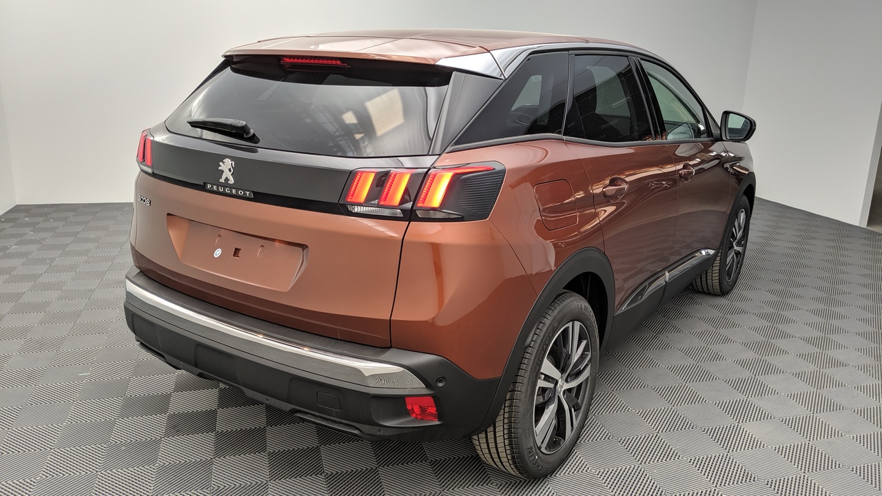 PEUGEOT 3008 NOUVEAU 1.2 PURETECH 130CV EAT8 ALLURE disponible chez Auto LS